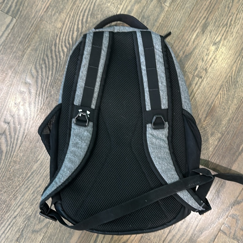 Under Armour Backpack - Picture 2 of 2
